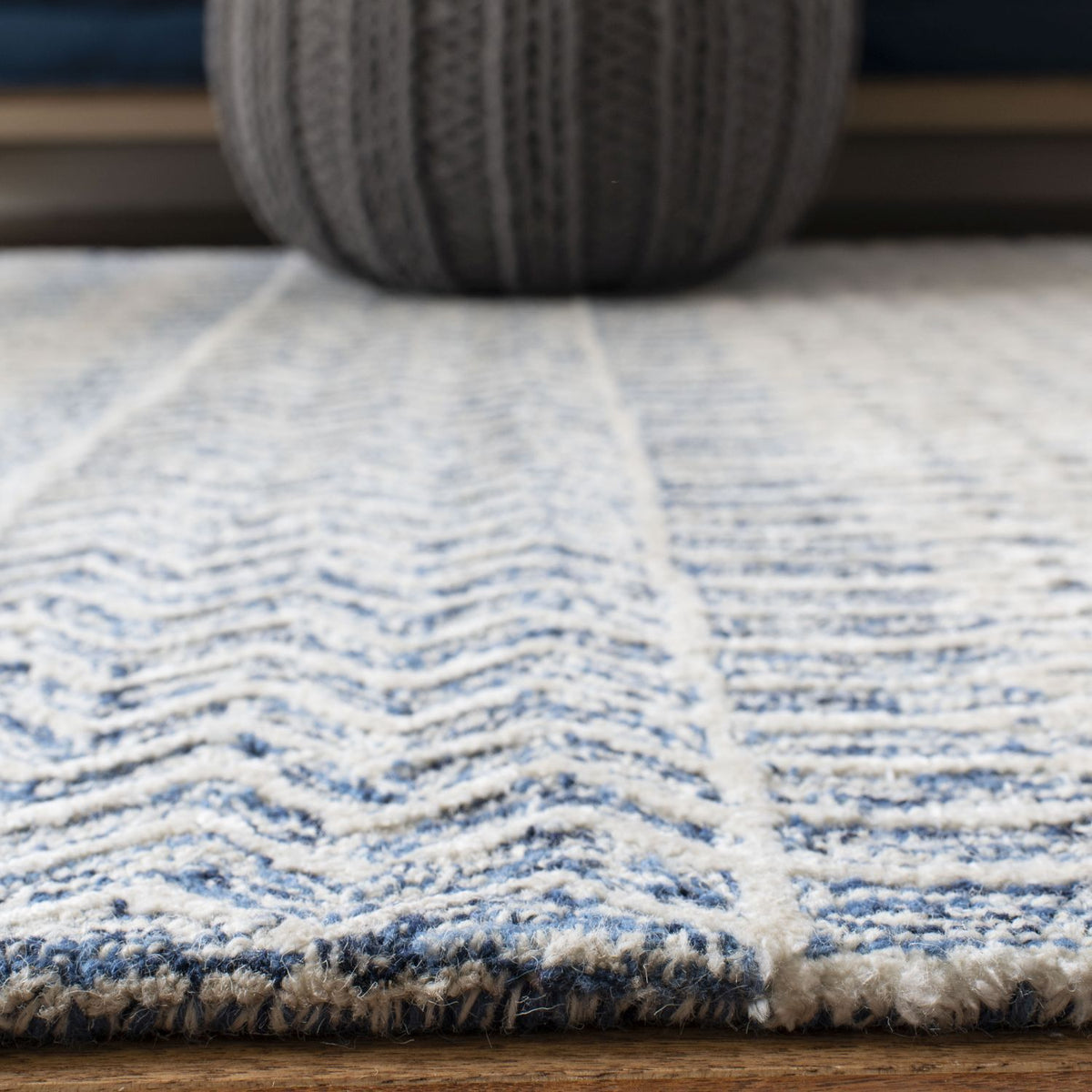 safavieh clearance glamour glm538n navy ivory rug