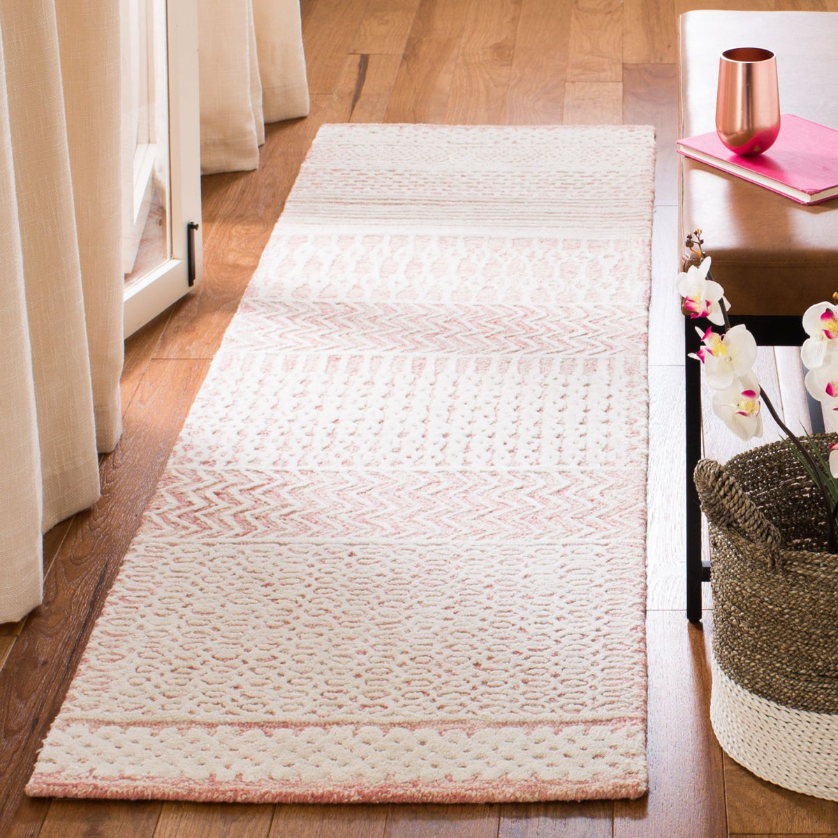 safavieh clearance glamour glm538u lightpink ivory rug