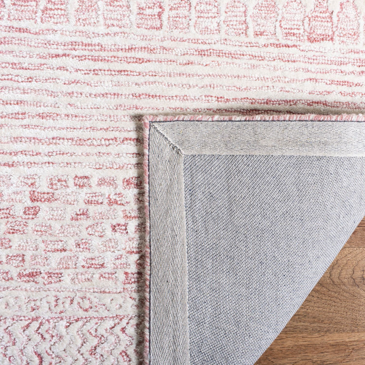 safavieh clearance glamour glm538u lightpink ivory rug