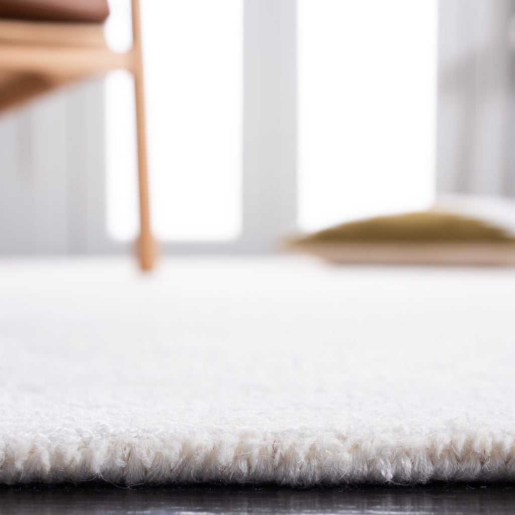 Safavieh Clearance Himalaya HIM152A Ivory Rug