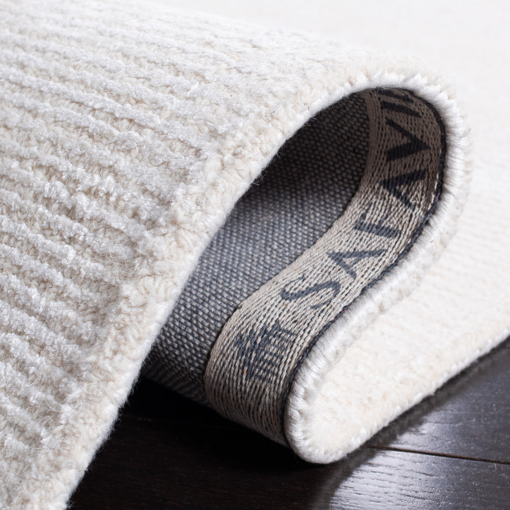 Safavieh Clearance Himalaya HIM152A Ivory Rug