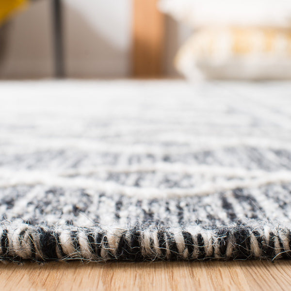 Safavieh Clearance Kilim KLM521A Black Rug
