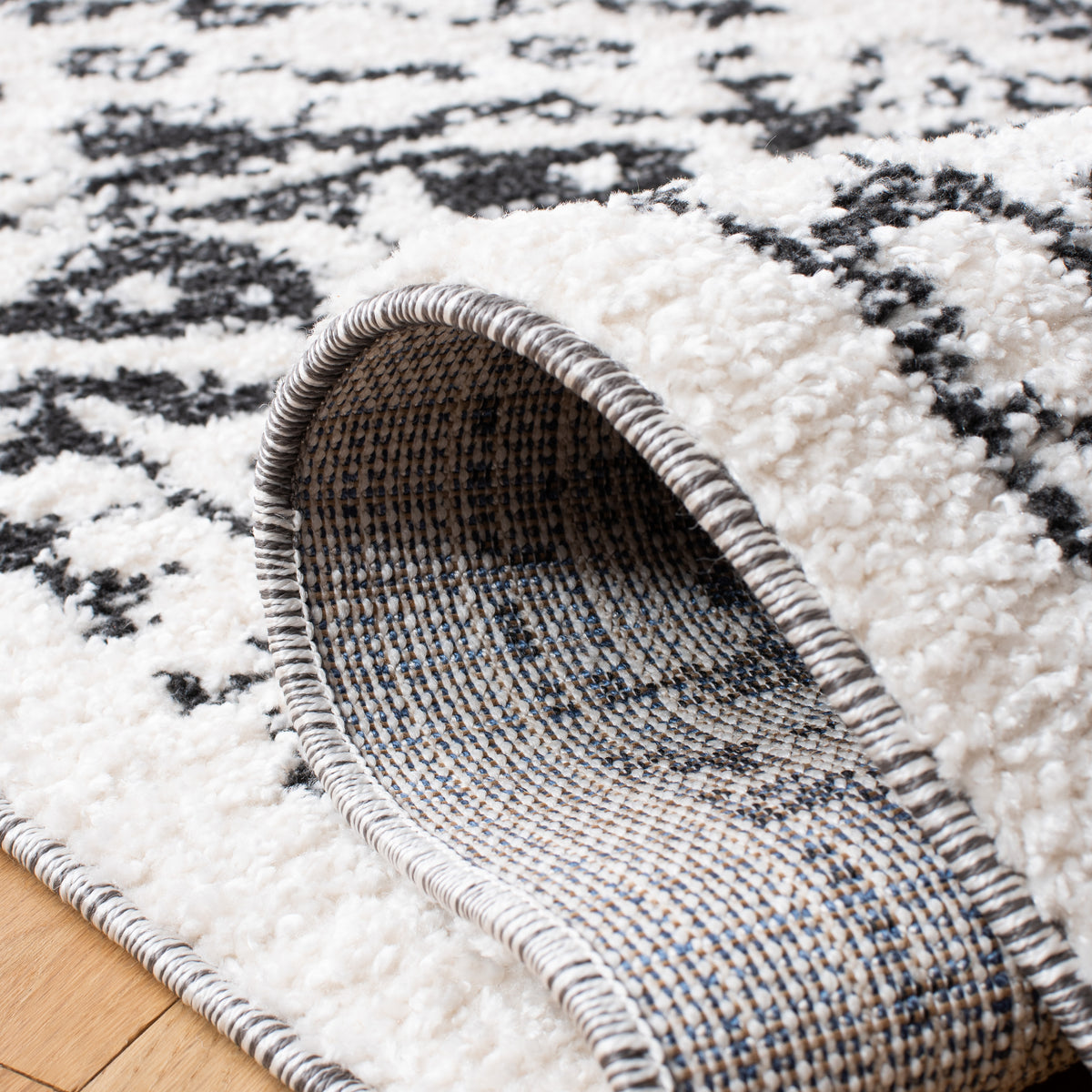 Safavieh Clearance Moroccan Tassel Shag MTS413A Ivory Rug