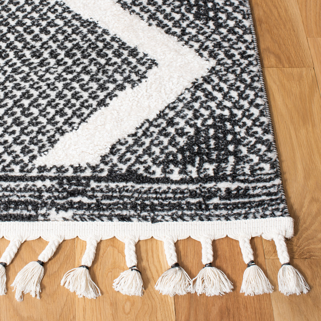 Safavieh Clearance Moroccan Tassel Shag MTS452A Ivory Rug