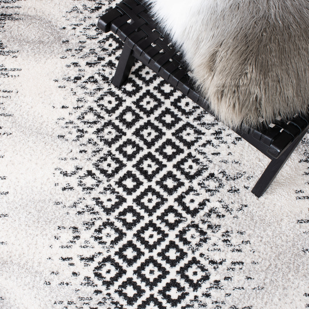 Safavieh Clearance Moroccan Tassel Shag MTS483A Ivory Rug