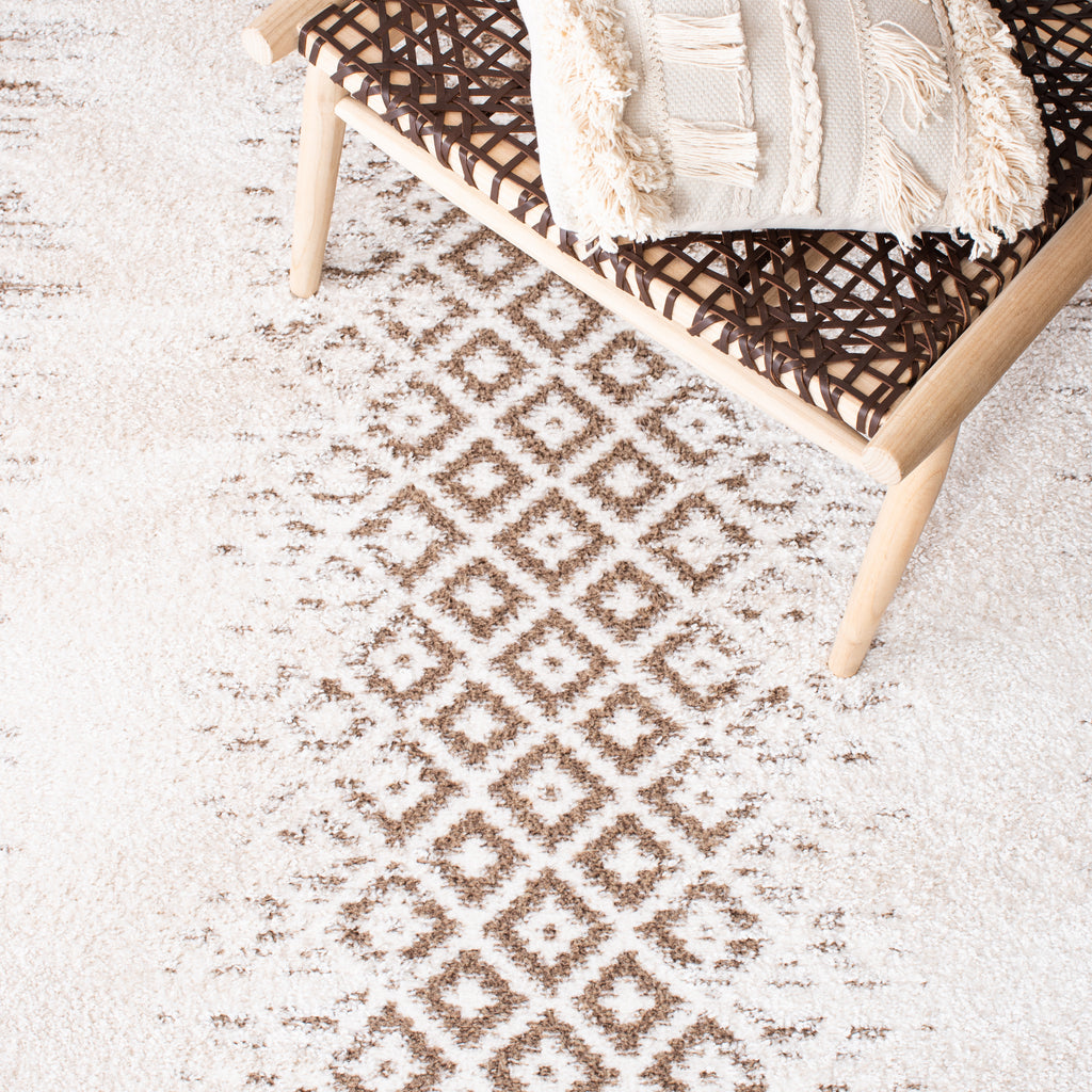 Safavieh Clearance Moroccan Tassel Shag MTS483B Ivory Rug