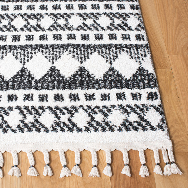 Safavieh Clearance Moroccan Tassel Shag MTS484A Ivory Rug