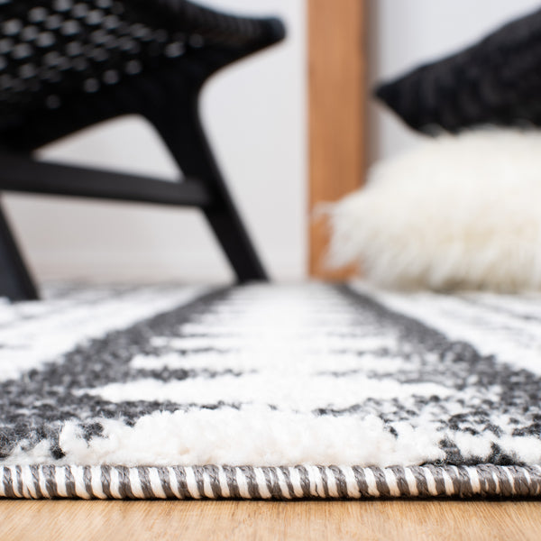 Safavieh Clearance Moroccan Tassel Shag MTS484A Ivory Rug