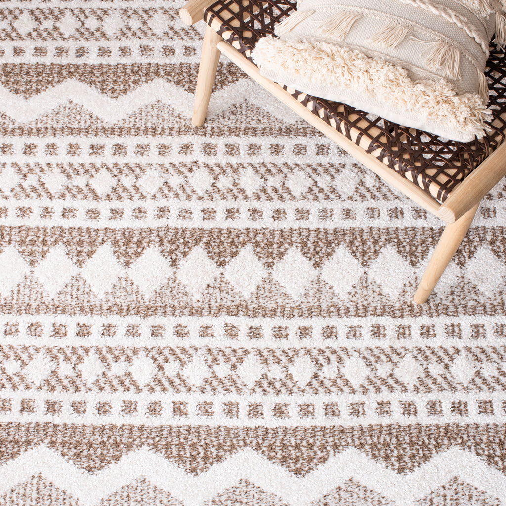 Safavieh Clearance Moroccan Tassel Shag MTS484B Ivory Rug
