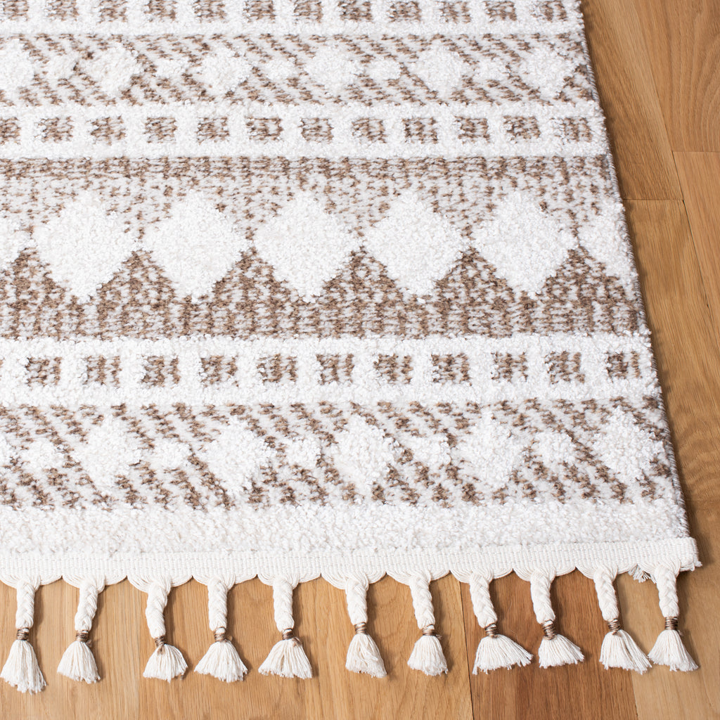 Safavieh Clearance Moroccan Tassel Shag MTS484B Ivory Rug