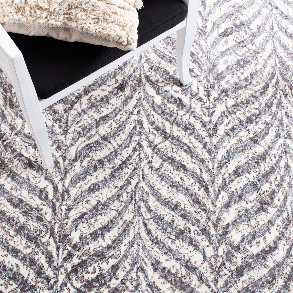 Safavieh Clearance Restoration Vintage RVT115F Grey Rug