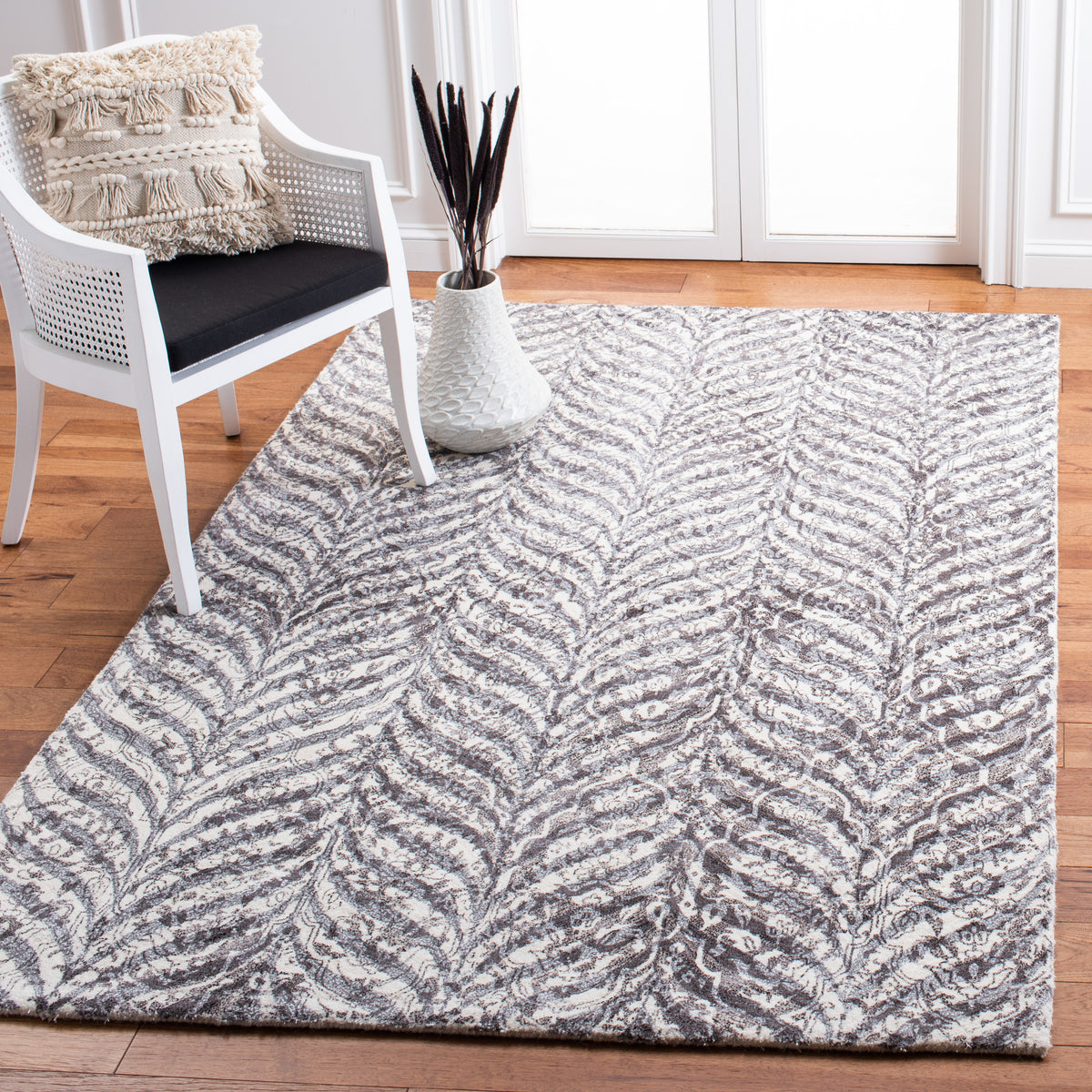 Safavieh Clearance Restoration Vintage RVT115F Grey Rug