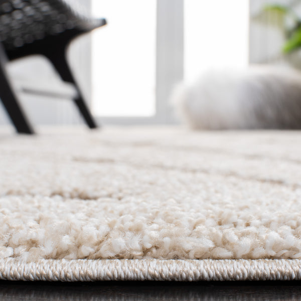 Safavieh Clearance Shag SG455-13LT Ivory Rug