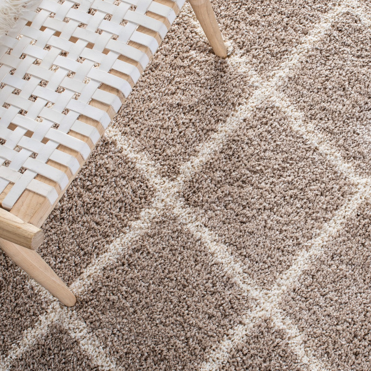 safavieh clearance hudson shag sgh222b beige rug