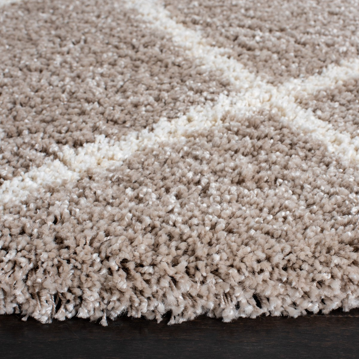 safavieh clearance hudson shag sgh222b beige rug