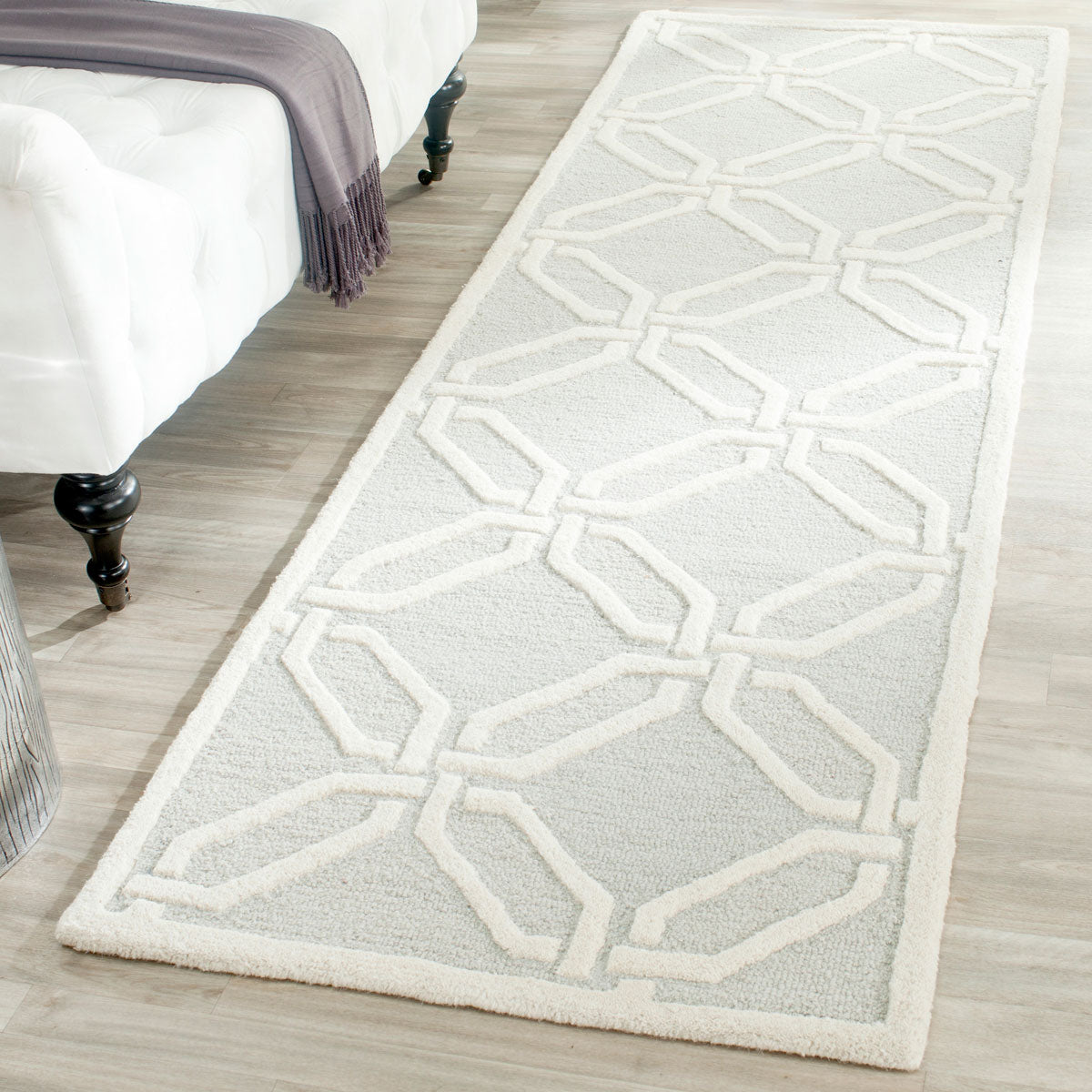 Safavieh Clearance Cambridge CAM311L Light Grey Rug