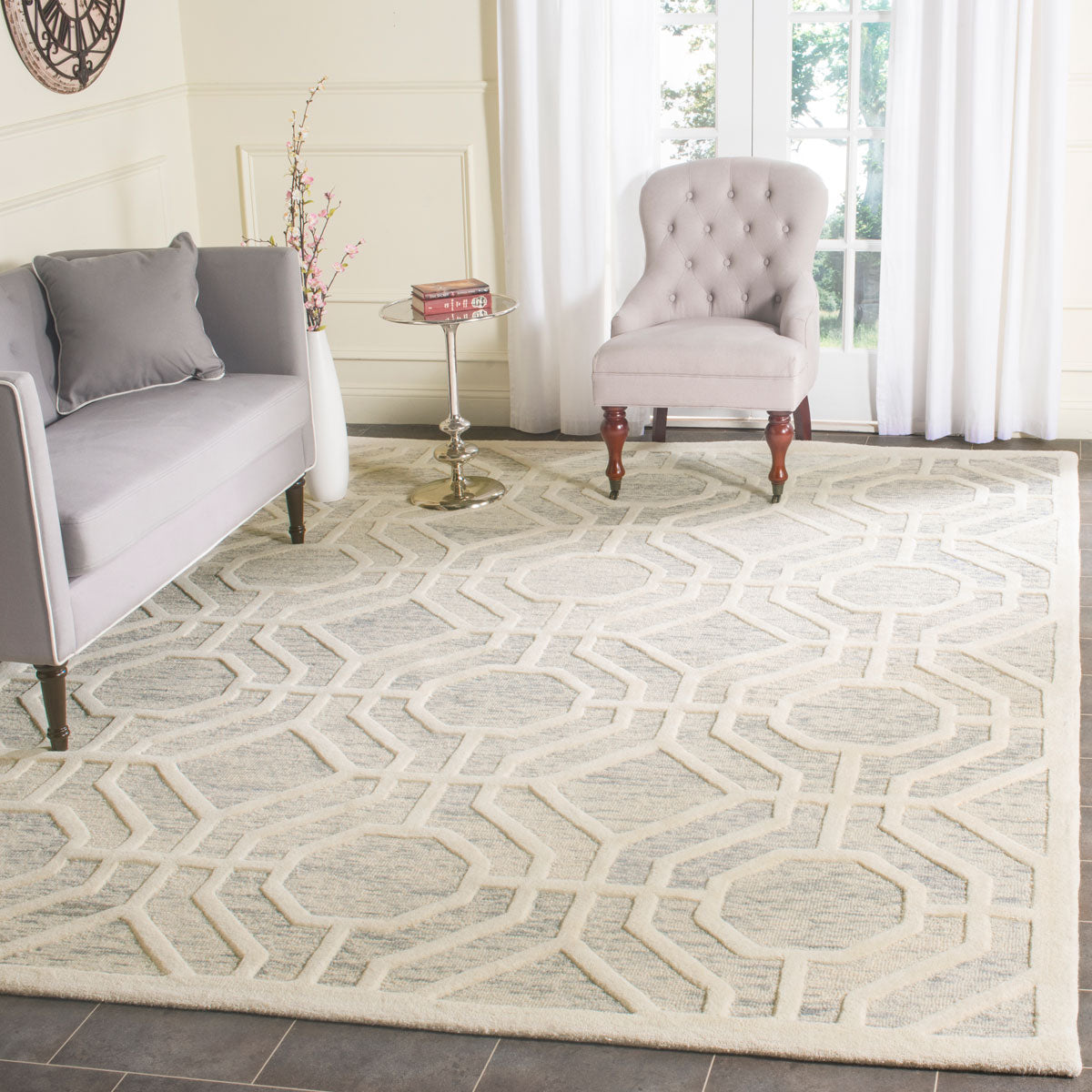 Safavieh Clearance Cambridge CAM726G Light Grey Rug