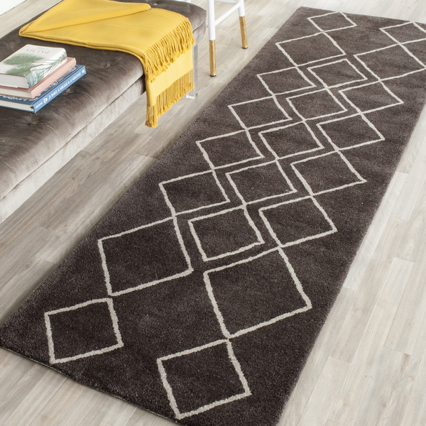 Safavieh Clearance Soho SOH340A Ivory Rug