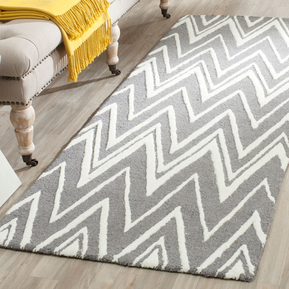 Safavieh Clearance Cambridge CAM711D Dark Grey Rug