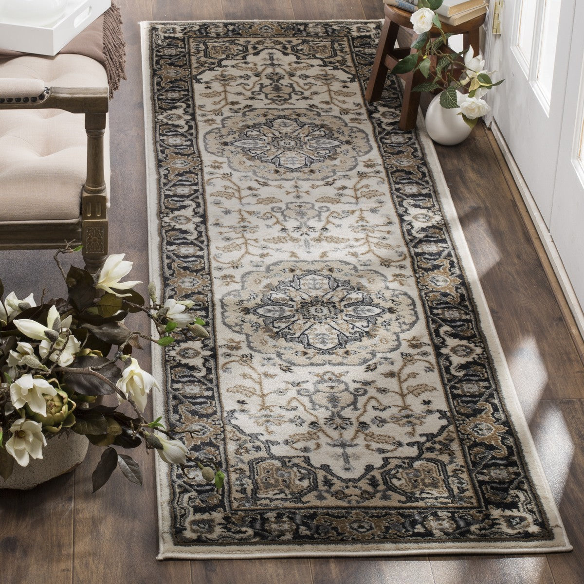 Safavieh Clearance Lyndhurst LNH334K Cream Rug
