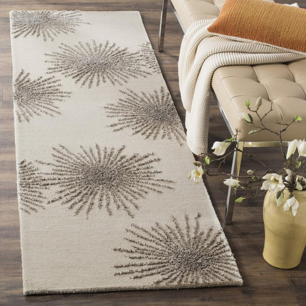 Safavieh Clearance Sohos SOH712J Ivory Rug