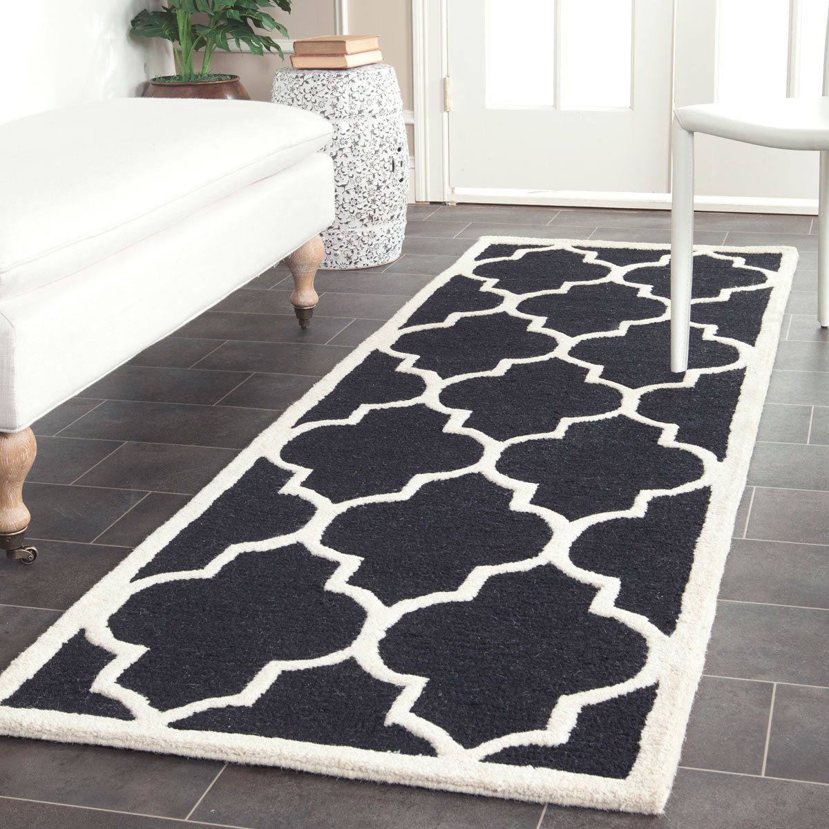 Safavieh Clearance Cambridge CAM134E Black Rug