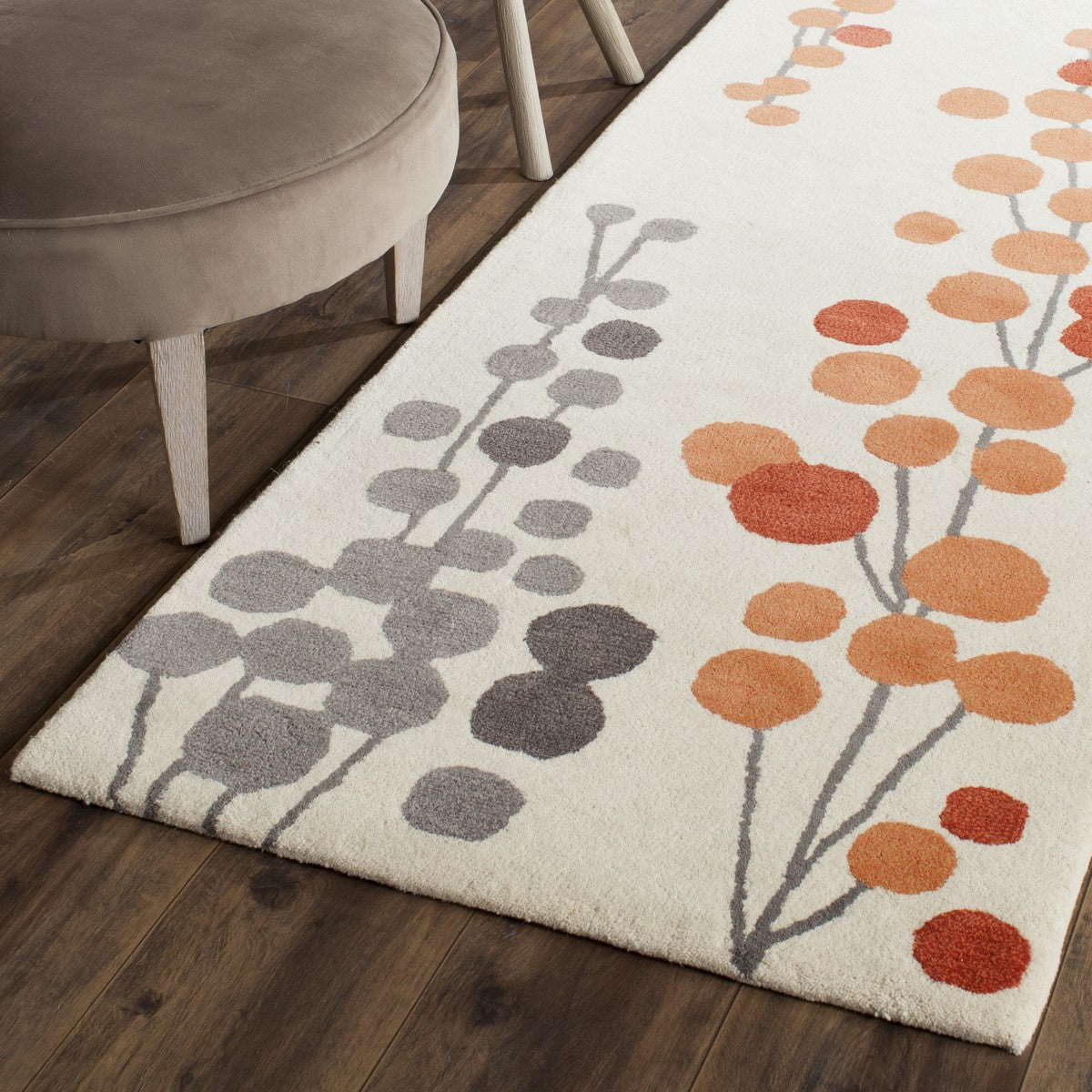 Safavieh Clearance Soho SOH338B Beige Rug