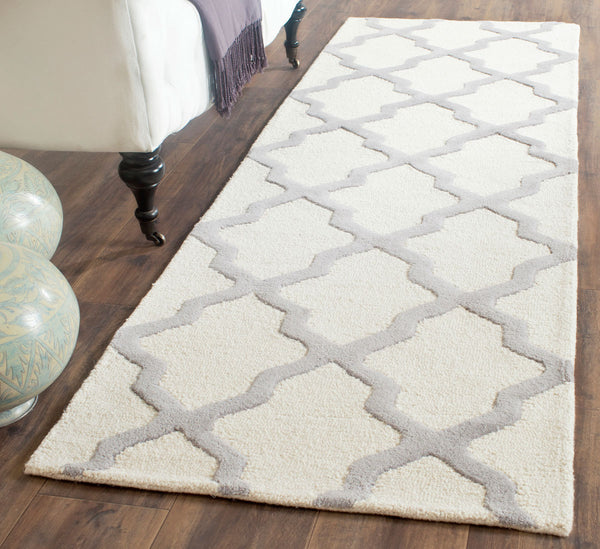 Safavieh Clearance Cambridge CAM121Y Ivory Rug