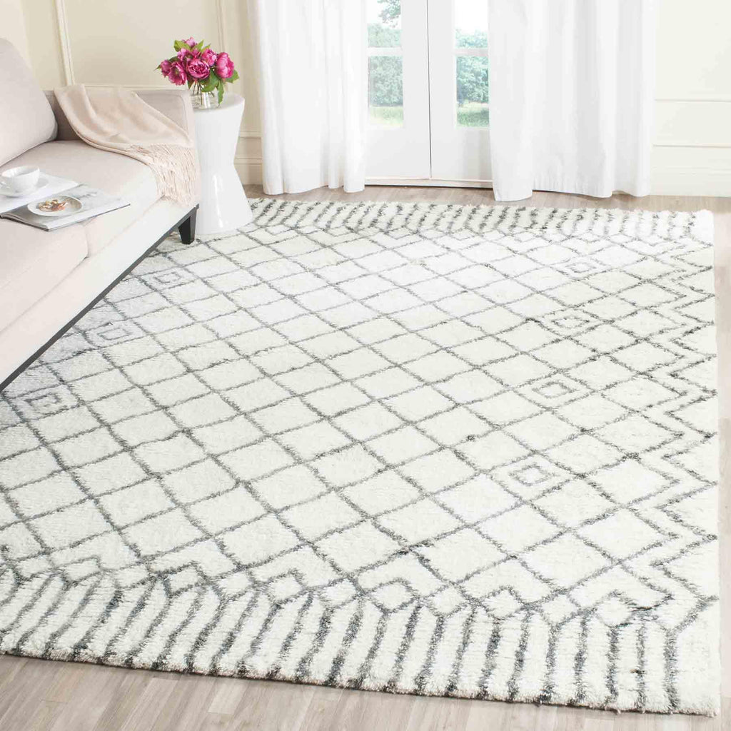 Safavieh Clearance Casablanca CSB894C Ivory Rug