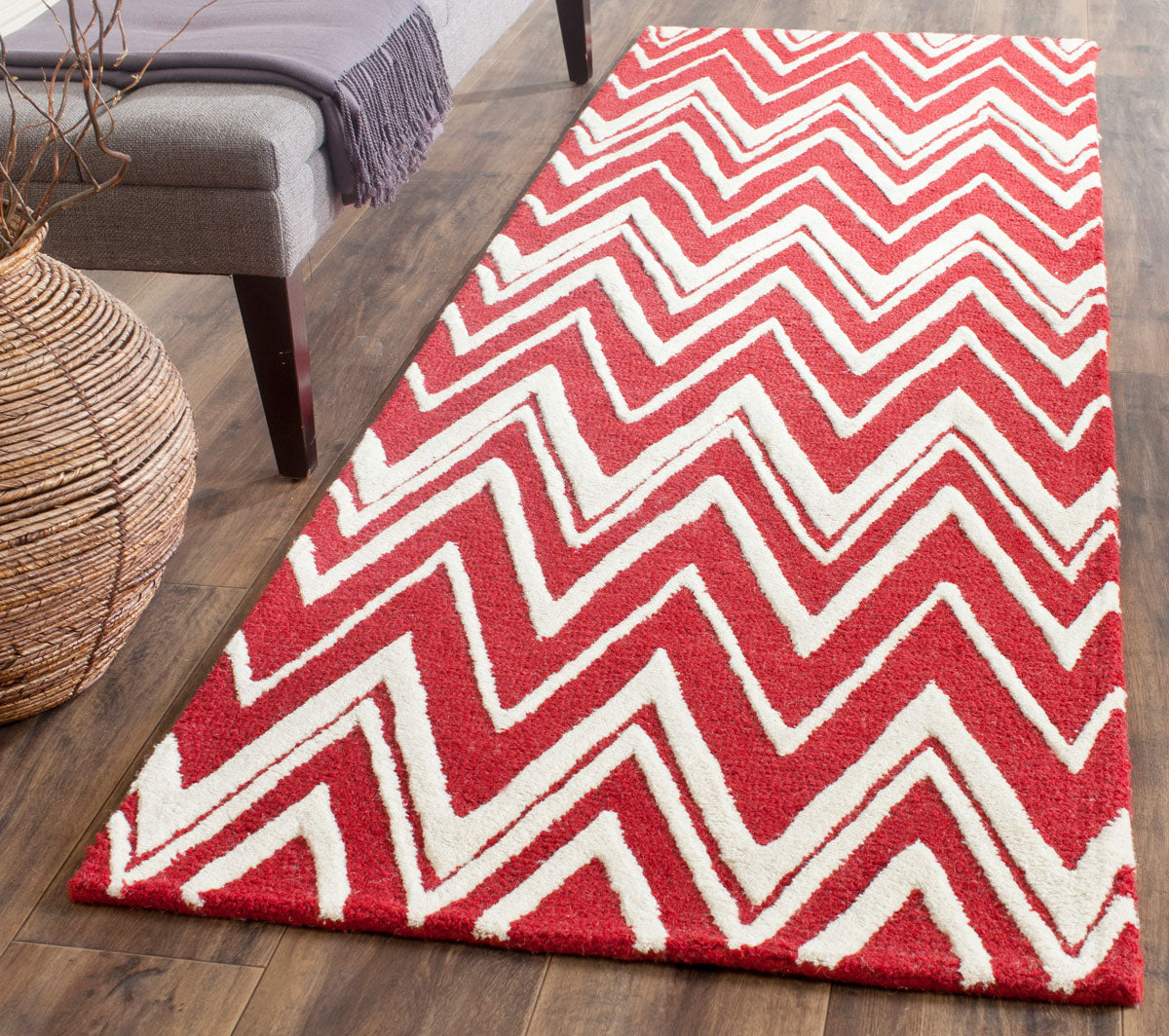 Safavieh Clearance Cambridge CAM711H Red Rug