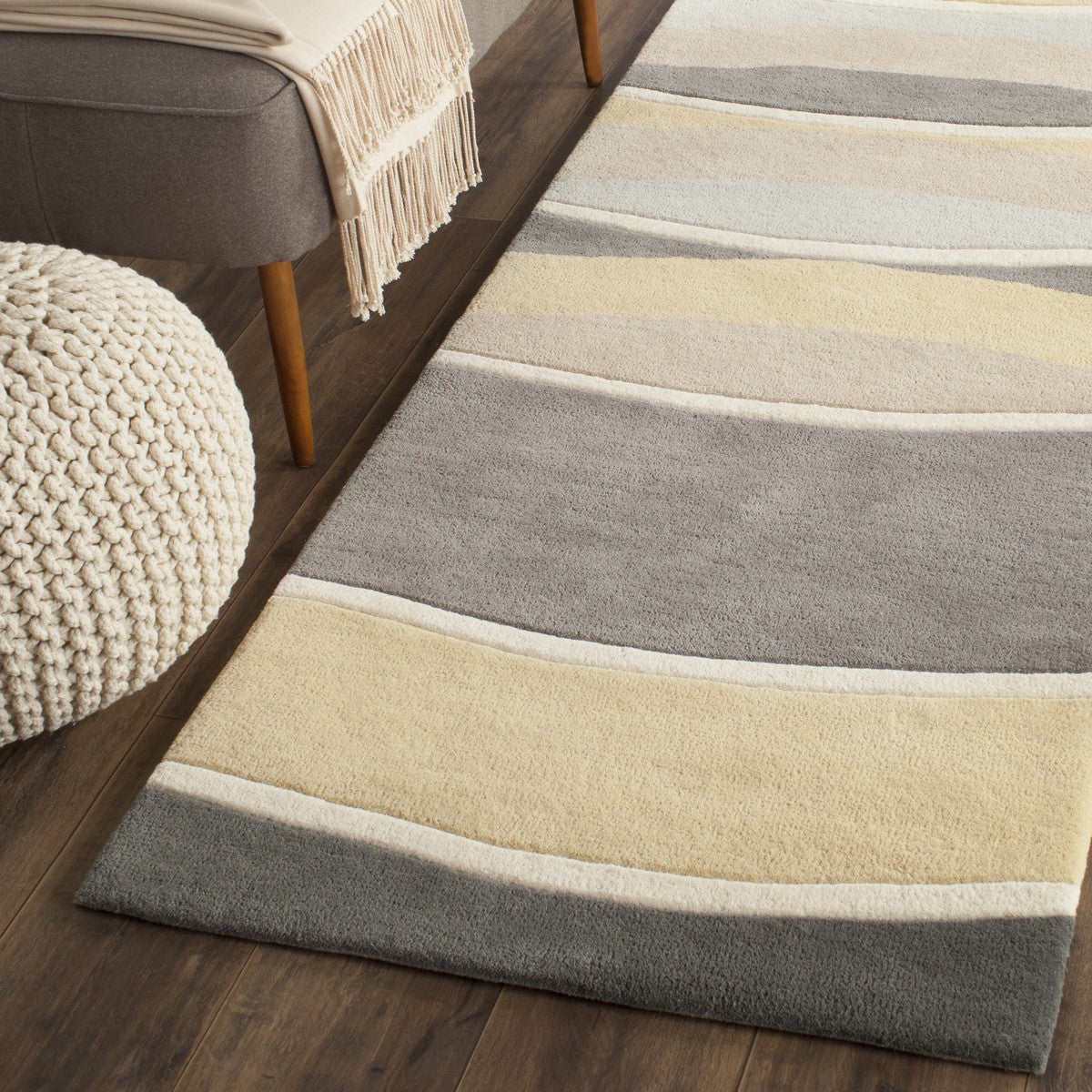 Safavieh Clearance Soho SOH337A Grey Rug