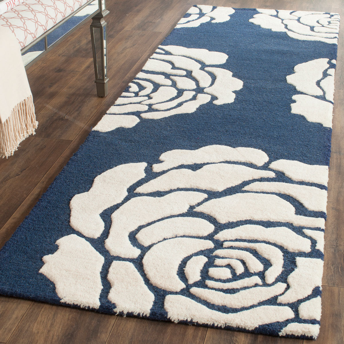 Safavieh Clearance Cambridge CAM782M Navy Rug