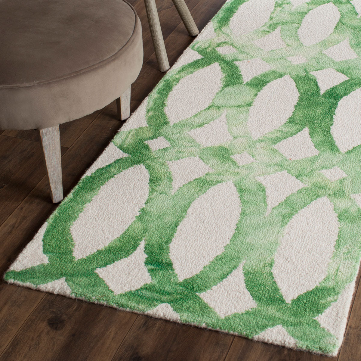 Safavieh Clearance Dip Dyes DDY675B Ivory Rug