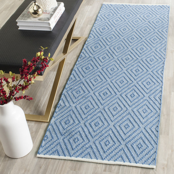 Safavieh Clearance Montauk MTK811B Blue Rug