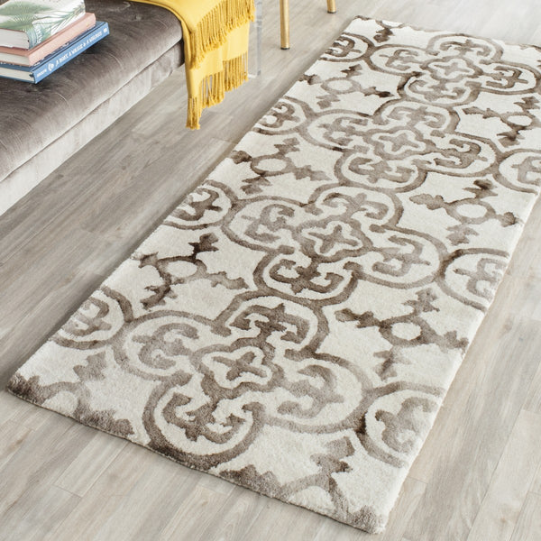 Safavieh Clearance Dip Dyes DDY711F Ivory Rug