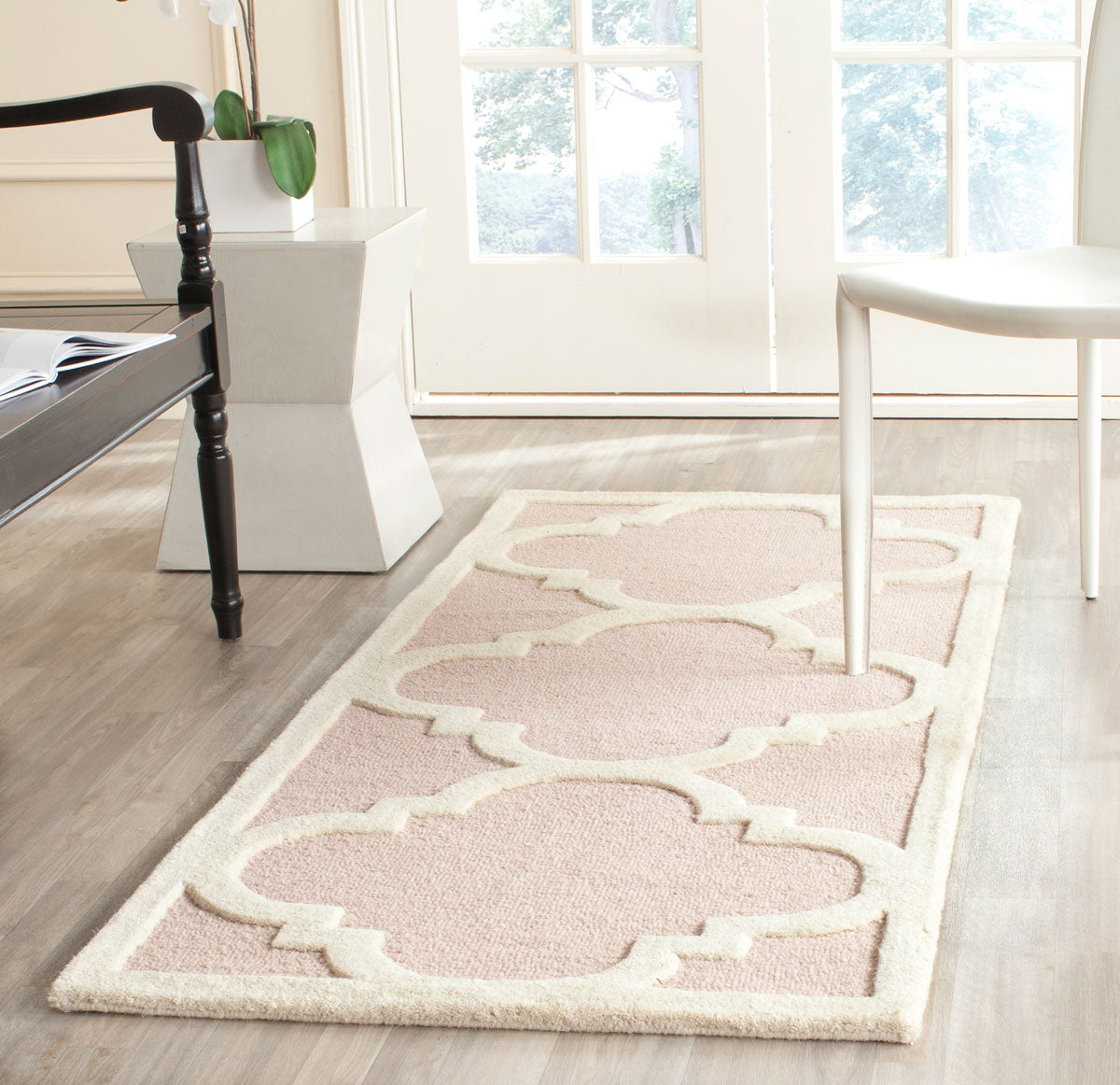Safavieh Clearance Cambridge CAM140M Light Pink Rug