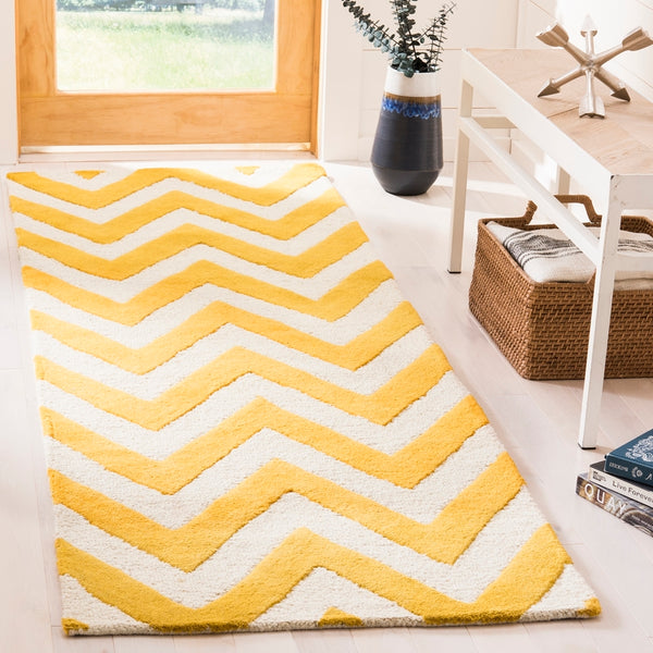 Safavieh Clearance Cambridge CAM139Q Gold Rug