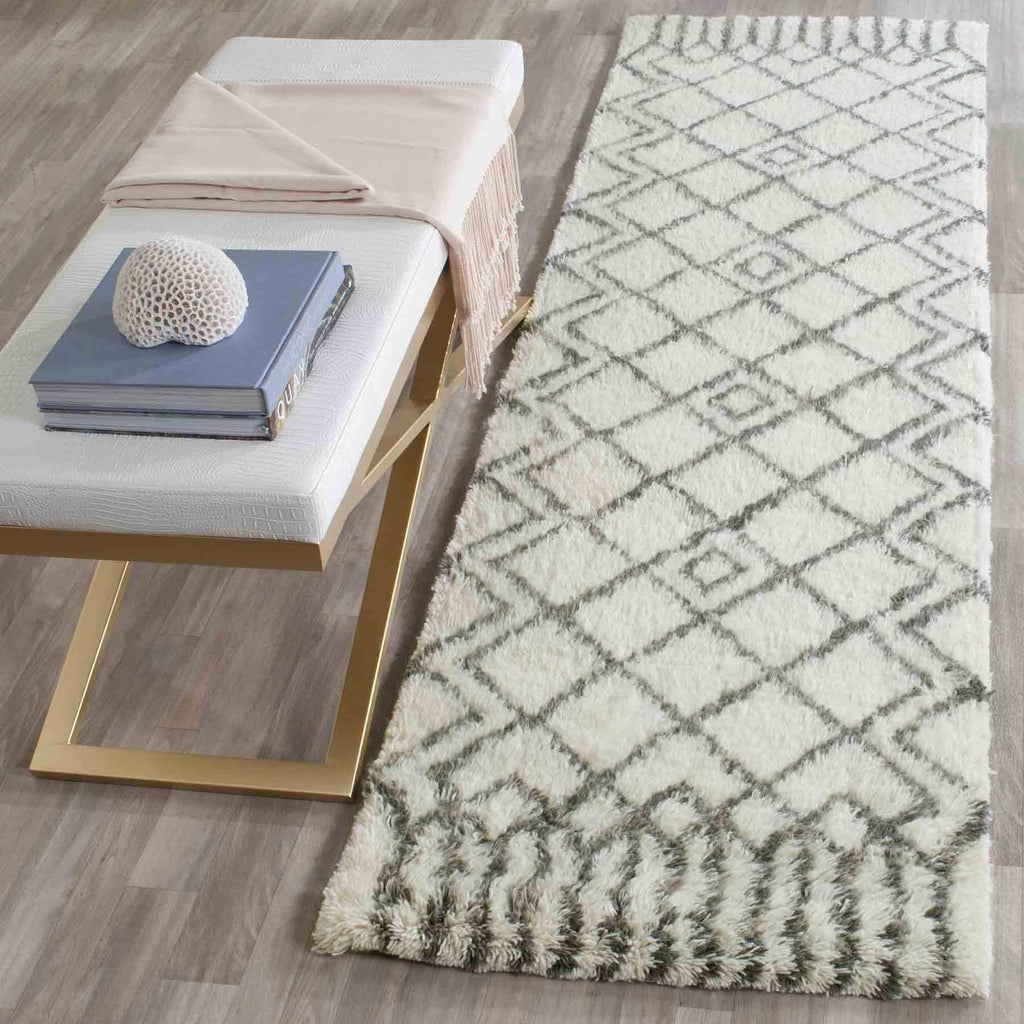 Safavieh Clearance Casablanca CSB894C Ivory Rug
