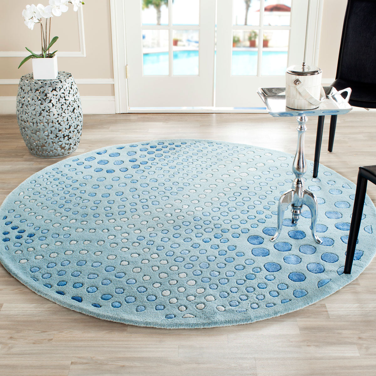 Safavieh Clearance Soho. SOH654B Light Blue Rug