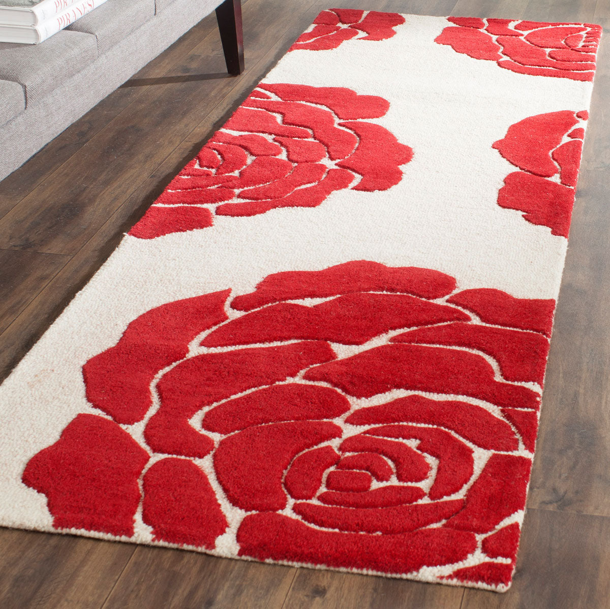 Safavieh Clearance Cambridge CAM782I Ivory Rug