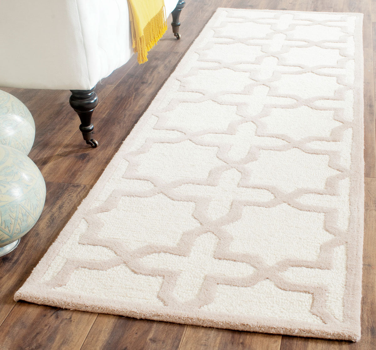 Safavieh Clearance Cambridge CAM125P Ivory Rug