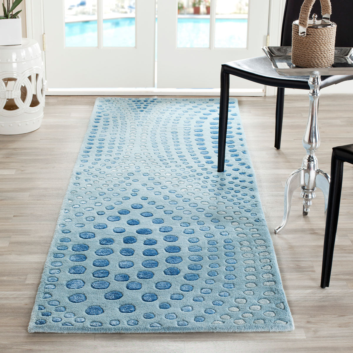Safavieh Clearance Soho. SOH654B Light Blue Rug