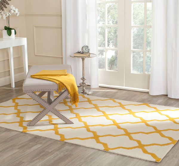 Safavieh Clearance Cambridge CAM121U Ivory Rug