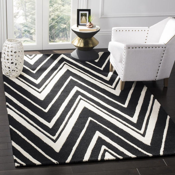 Safavieh Clearance Cambridge CAM711K Black Rug