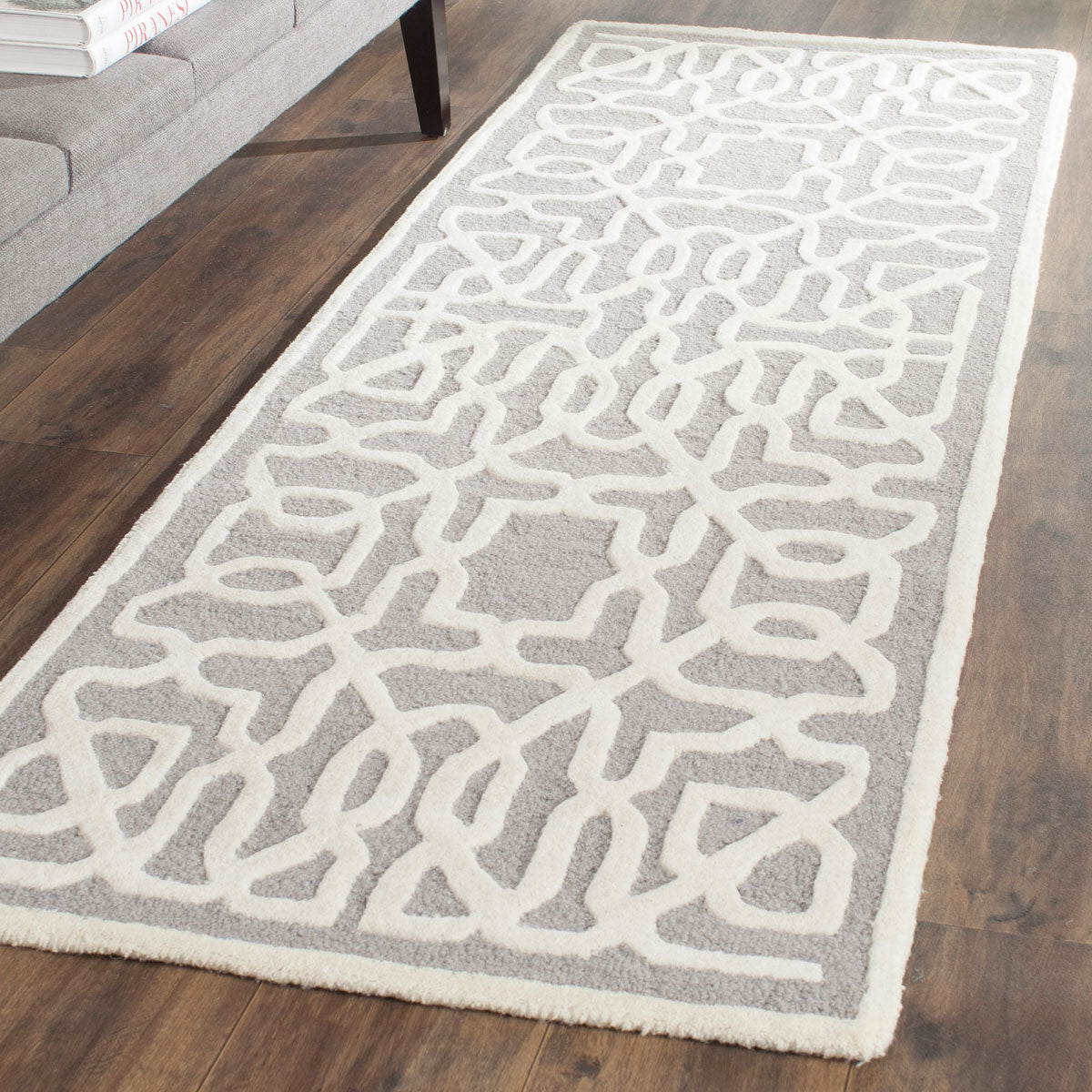 Safavieh Clearance Cambridge CAM570D Silver Rug