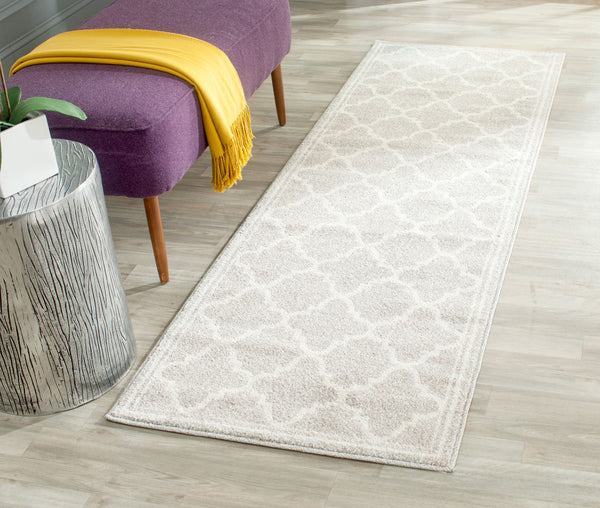 Safavieh Clearance Amherst AMT422B Light Grey Rug