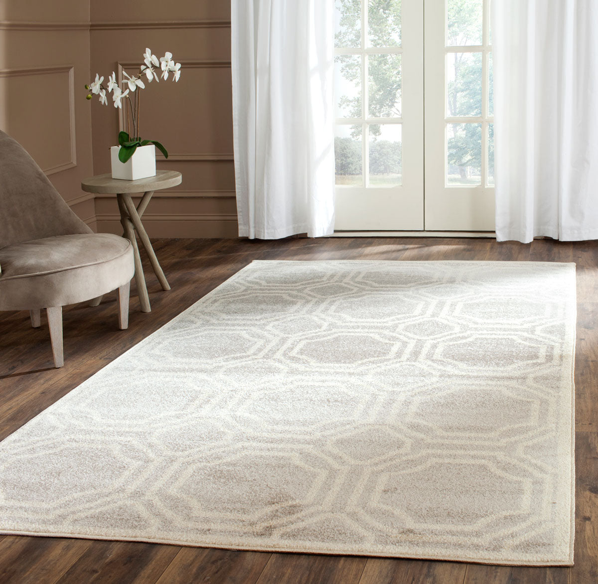 Safavieh Clearance Amherst AMT411B Light Grey Rug