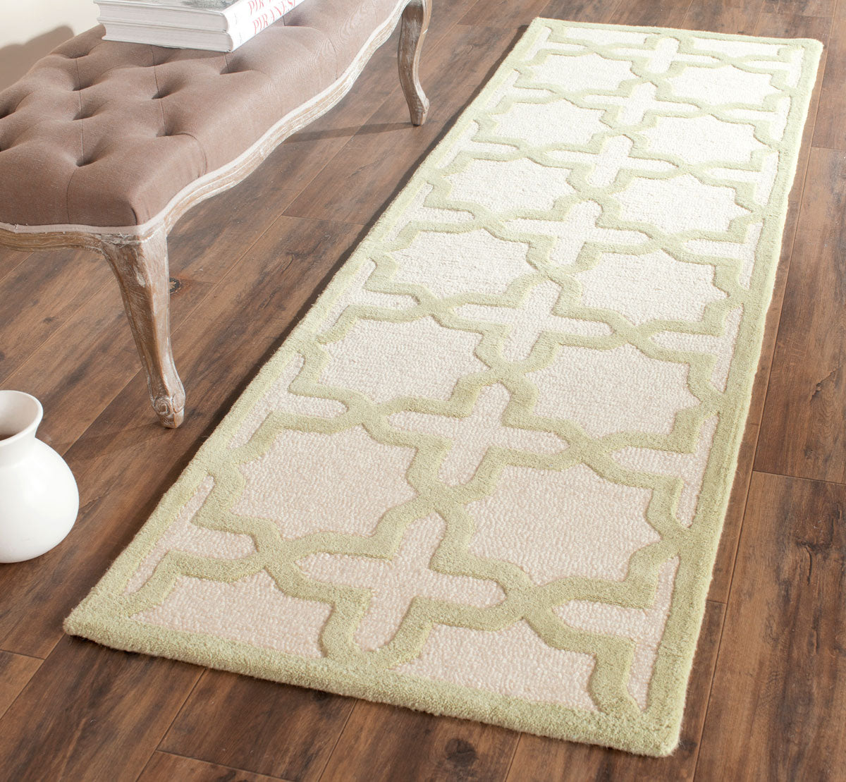 Safavieh Clearance Cambridge CAM125N Ivory Rug