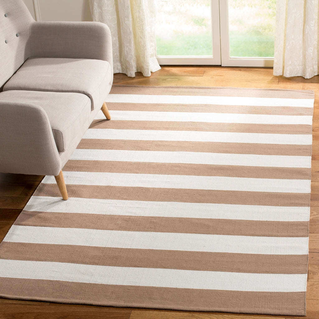 Safavieh Clearance Montauk MTK712M Sand Rug
