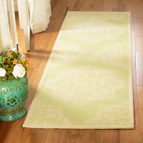 Safavieh Clearance Chelsea HK359B Green Rug